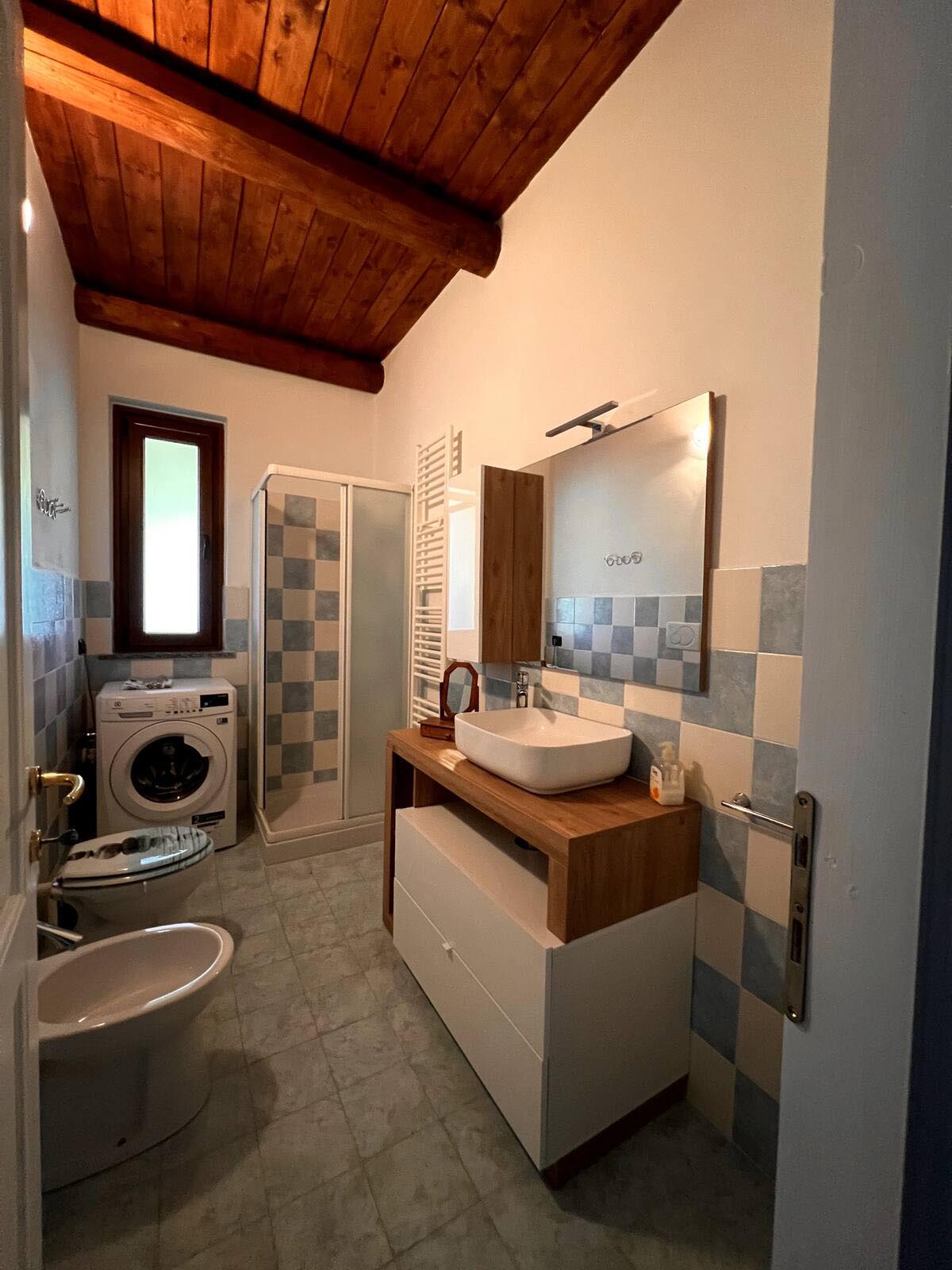 Holidays House monferrato bathroom at first floor